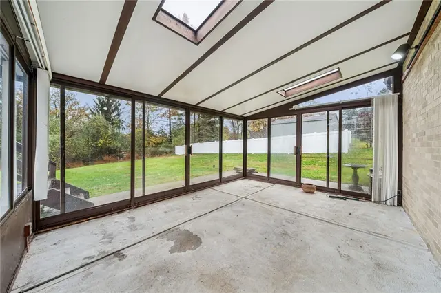 214 Ridgeview Dr gallery image 20
