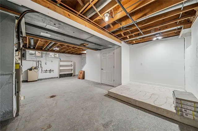 214 Ridgeview Dr gallery image 35