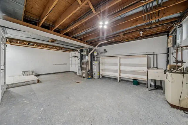 214 Ridgeview Dr gallery image 36