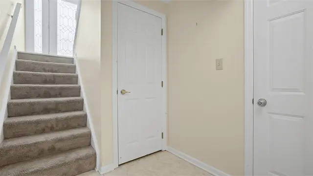 2147 Huntington Court S gallery image 6