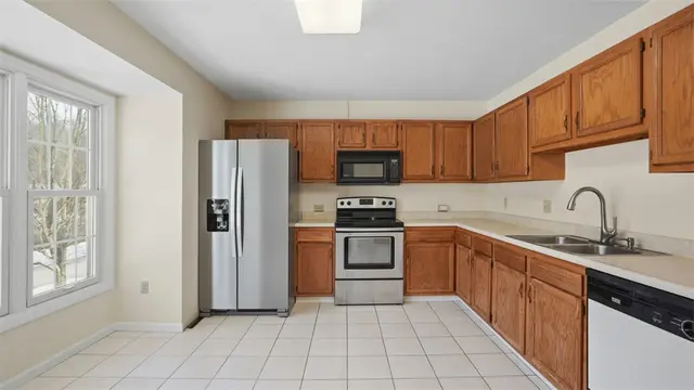 2147 Huntington Court S gallery image 15