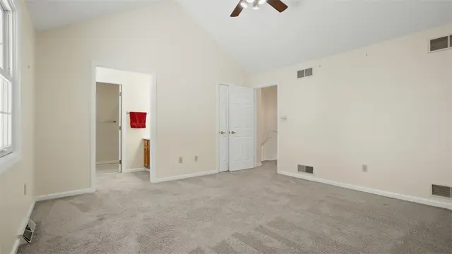2147 Huntington Court S gallery image 18