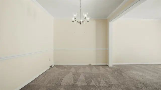 2147 Huntington Court S gallery image 24