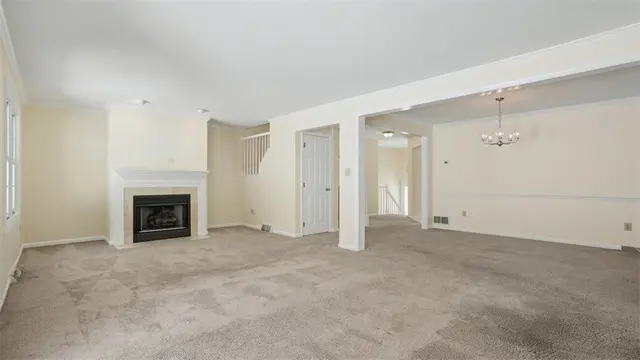 2147 Huntington Court S gallery image 25