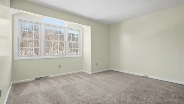 2147 Huntington Court S gallery image 28