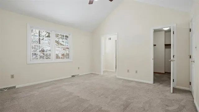 2147 Huntington Court S gallery image 29