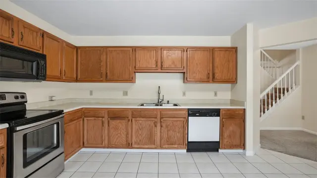 2147 Huntington Court S gallery image 30