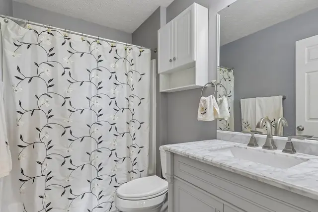 215 Cobblestone DRIVE gallery image 10