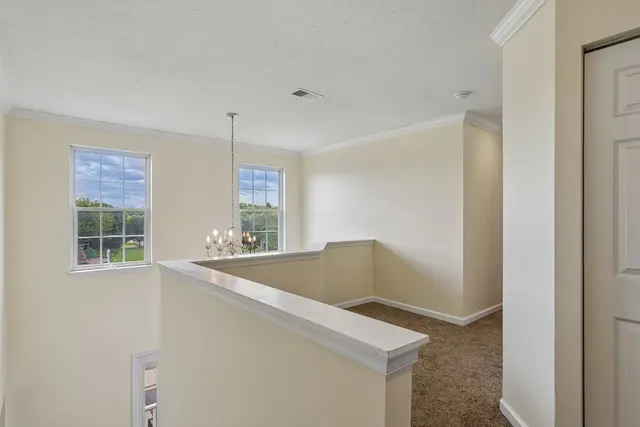215 Cobblestone DRIVE gallery image 11