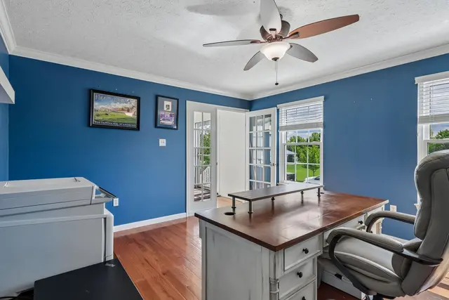 215 Cobblestone DRIVE gallery image 13