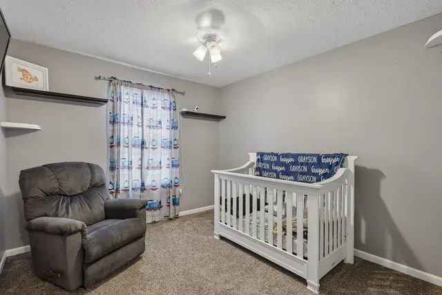 215 Cobblestone DRIVE gallery image 21