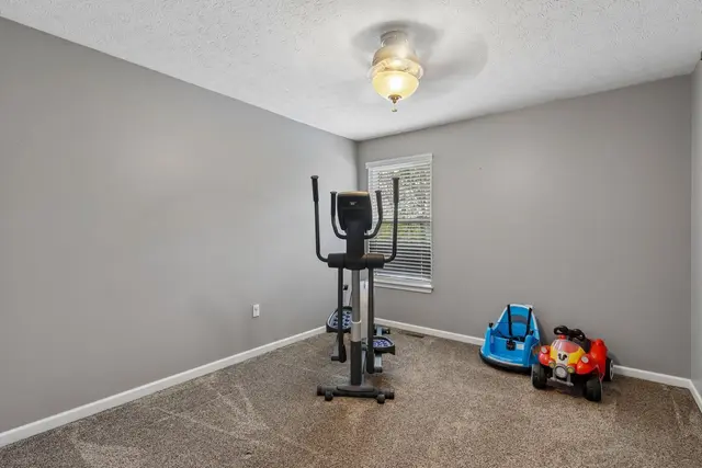 215 Cobblestone DRIVE gallery image 30