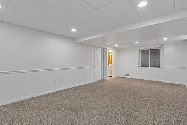 215 Cobblestone DRIVE gallery image 37