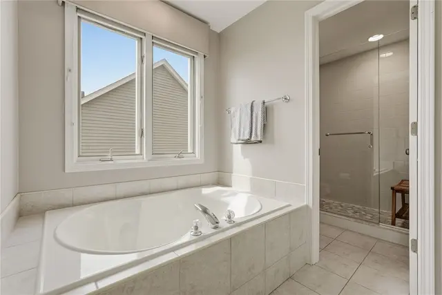 215 Cypress Knoll Dr gallery image 30