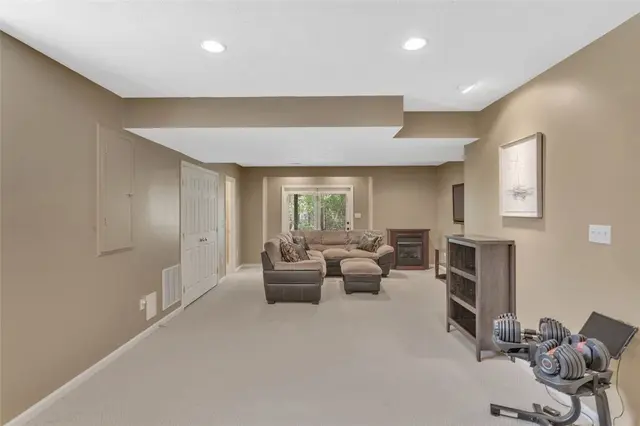 215 Gate Dancer Dr gallery image 15