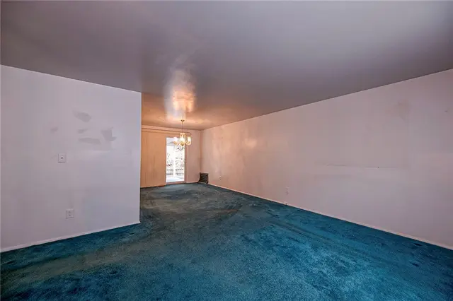 215 Hillendale Rd gallery image 4