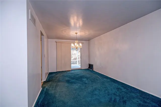 215 Hillendale Rd gallery image 8