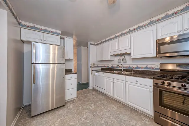215 Hillendale Rd gallery image 10