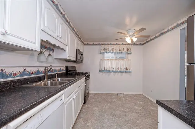 215 Hillendale Rd gallery image 11