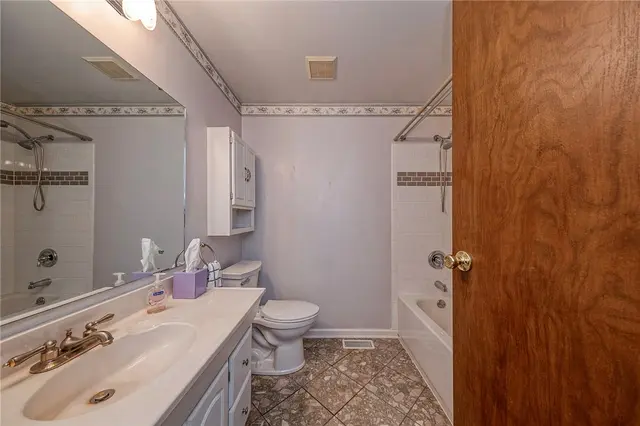 215 Hillendale Rd gallery image 18