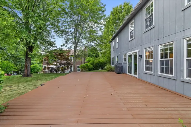 215 Lafayette Dr gallery image 19