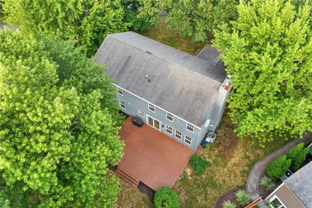 215 Lafayette Dr gallery image 22