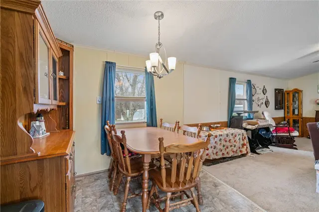 216 Blossom Ln gallery image 3