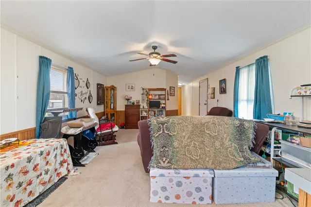 216 Blossom Ln gallery image 4