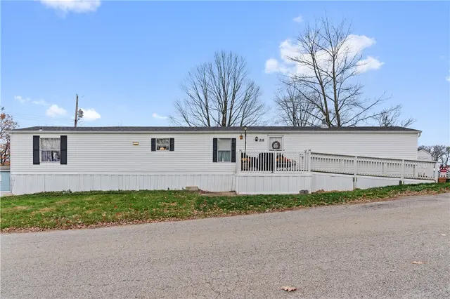 216 Blossom Ln gallery image 6