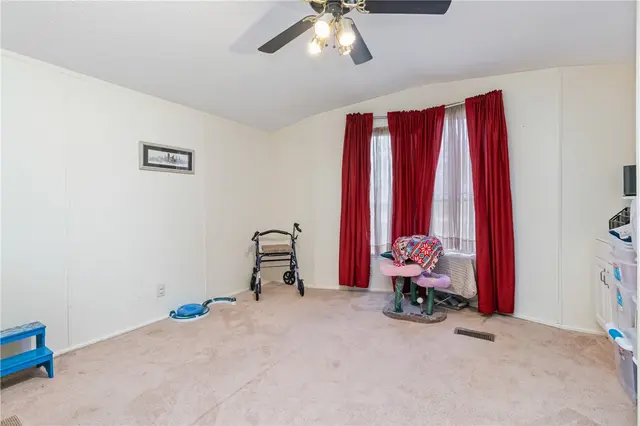 216 Blossom Ln gallery image 12