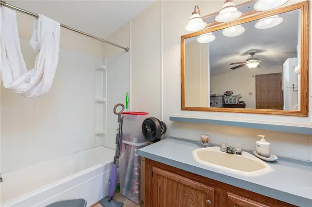 216 Blossom Ln gallery image 13
