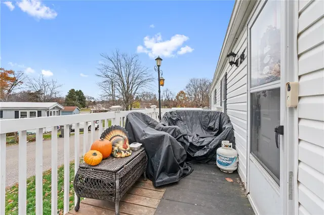 216 Blossom Ln gallery image 15