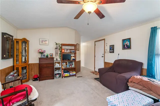 216 Blossom Ln gallery image 24
