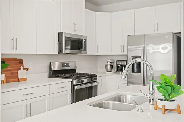 216 Dana Dr gallery image 6