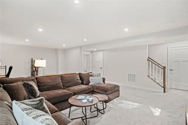216 Dana Dr gallery image 20