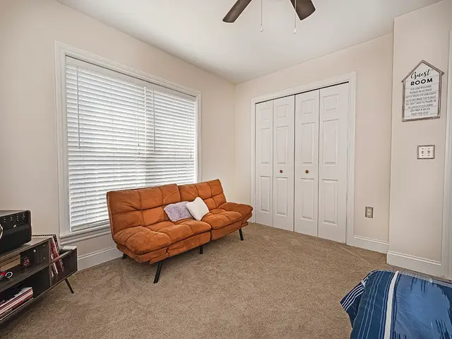 216 Dorsay Valley Drive gallery image 6