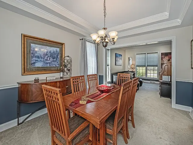 216 Dorsay Valley Drive gallery image 8