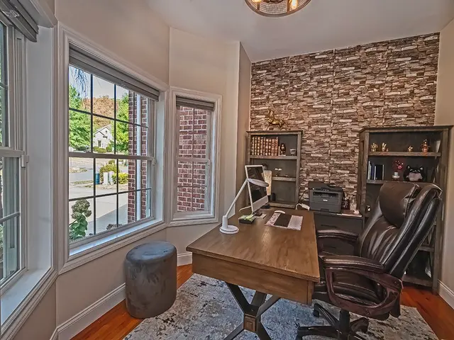 216 Dorsay Valley Drive gallery image 9