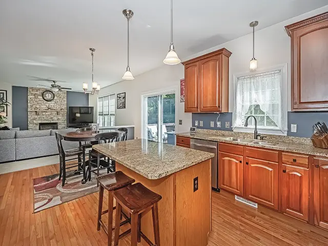 216 Dorsay Valley Drive gallery image 13