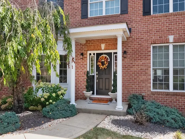 216 Dorsay Valley Drive gallery image 14