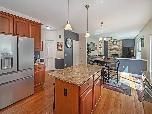 216 Dorsay Valley Drive gallery image 22