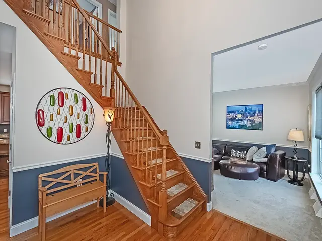 216 Dorsay Valley Drive gallery image 28