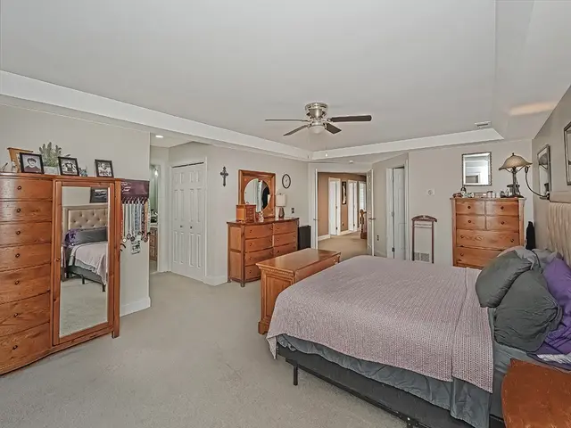 216 Dorsay Valley Drive gallery image 29