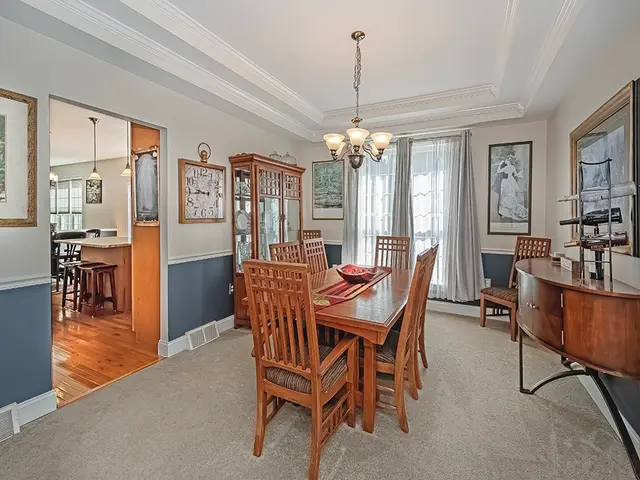 216 Dorsay Valley Drive gallery image 36