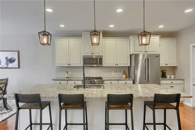 216 Overlook Dr gallery image 11