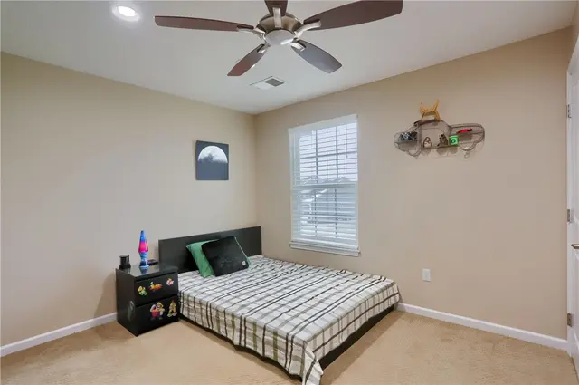216 Overlook Dr gallery image 12