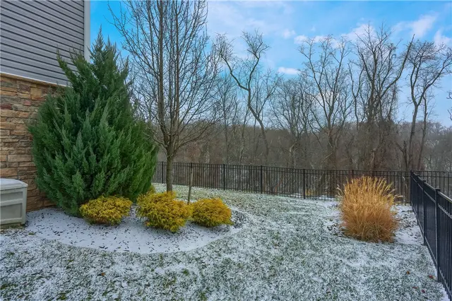 216 Overlook Dr gallery image 14
