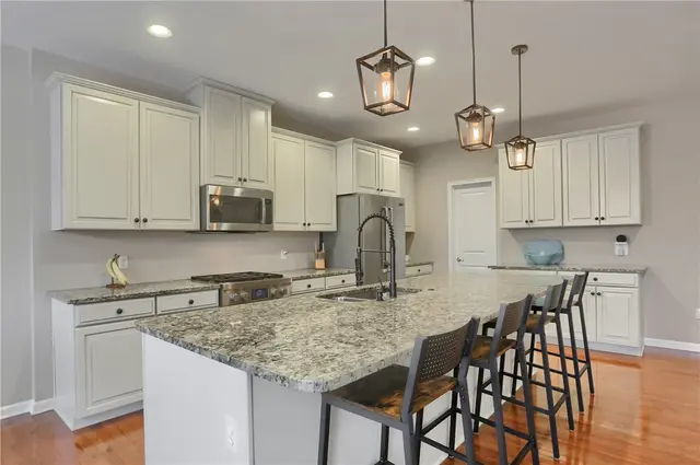 216 Overlook Dr gallery image 18