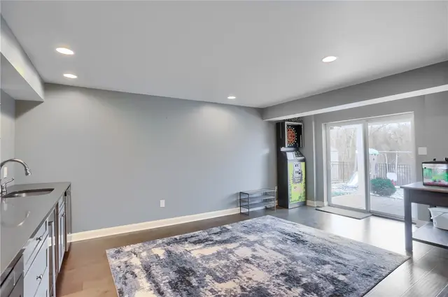 216 Overlook Dr gallery image 19