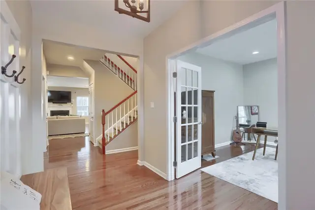 216 Overlook Dr gallery image 20
